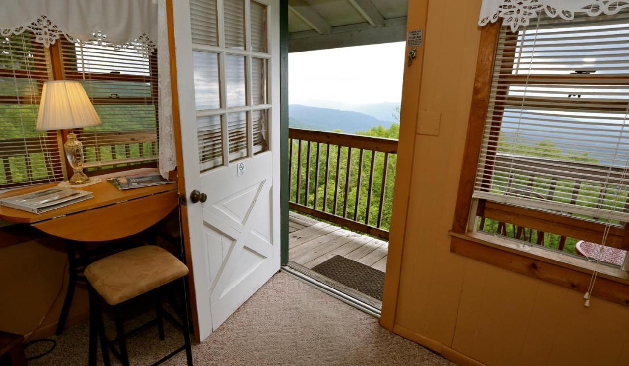 Alpine Inn Little Switzerland Dış mekan fotoğraf