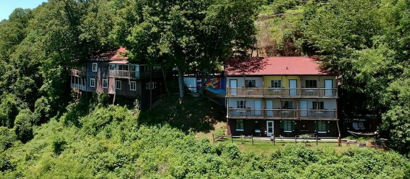 Alpine Inn Little Switzerland Dış mekan fotoğraf