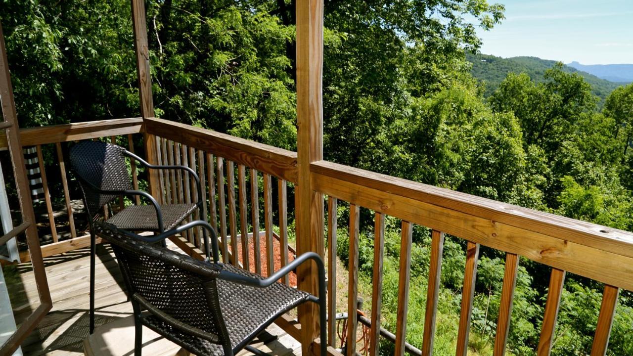 Alpine Inn Little Switzerland Dış mekan fotoğraf